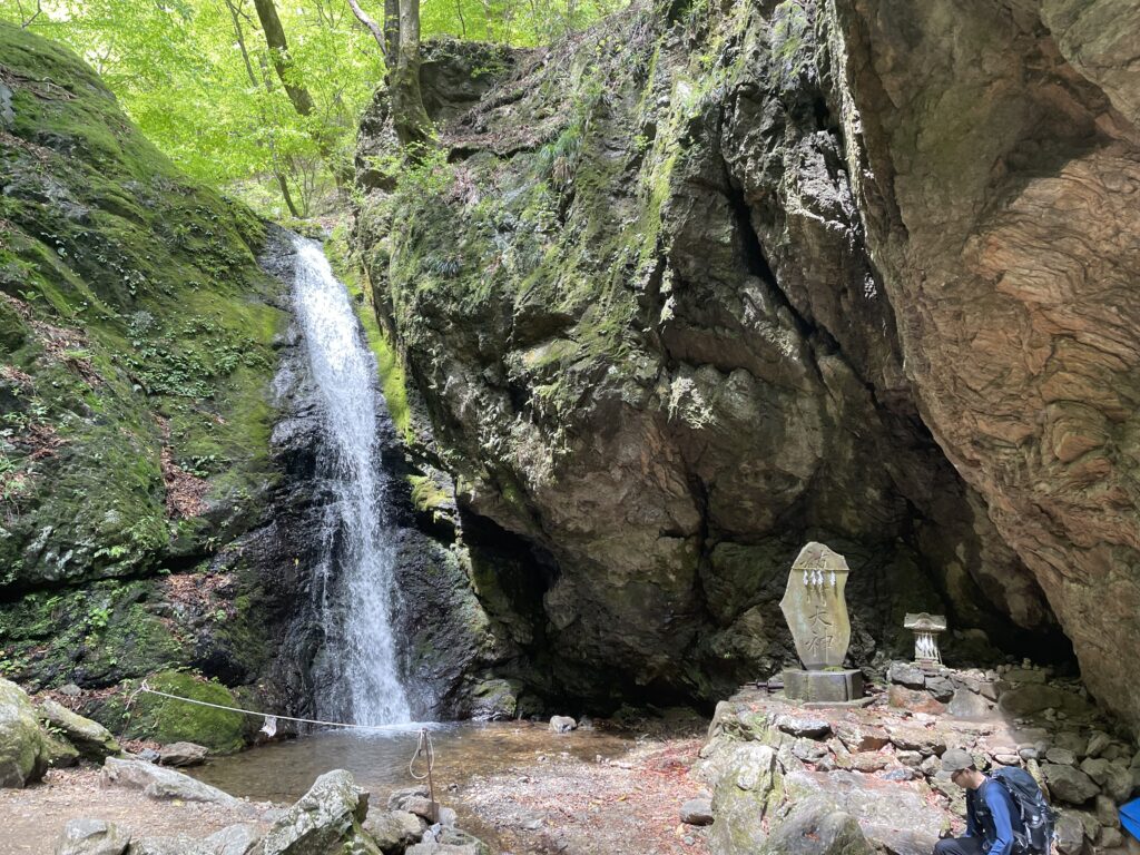 綾広の滝