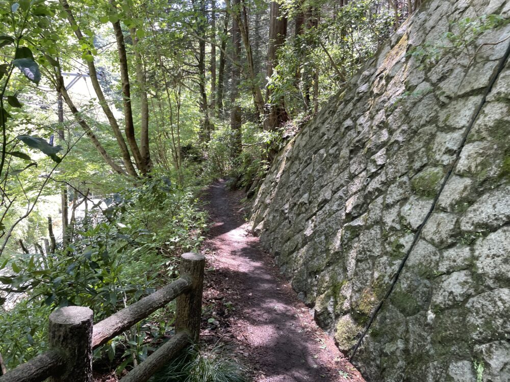 登山口