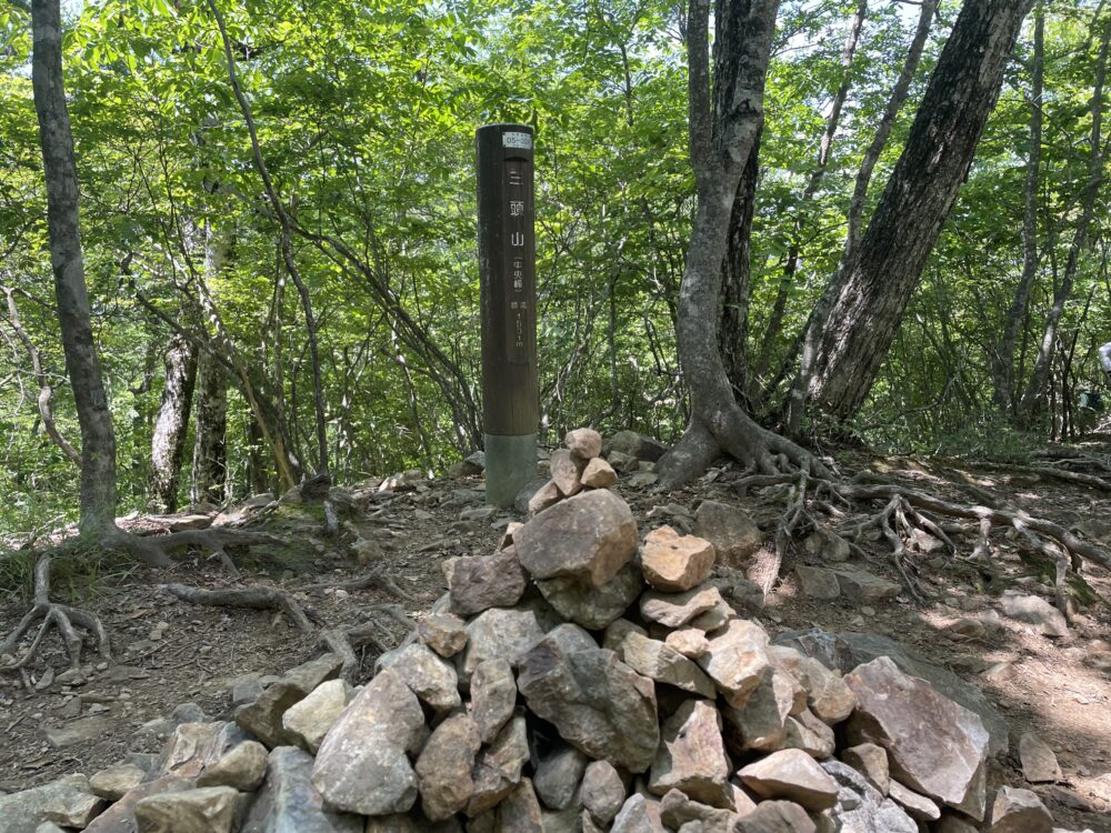 三頭山 中央峰